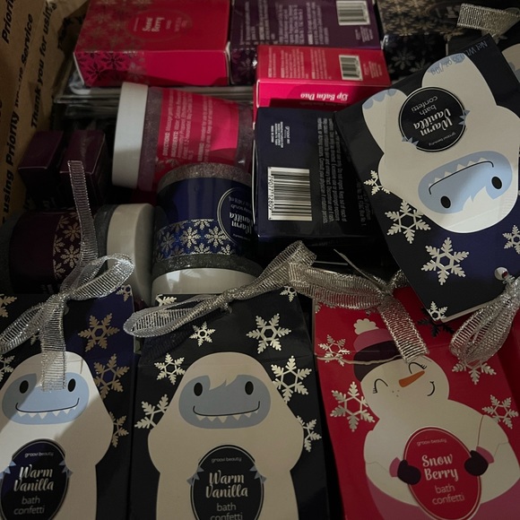 70 pc Beauty Makeup Lot Bundle Wholesale Bulk Hair Cosmetic Party Reseller - Picture 6 of 9